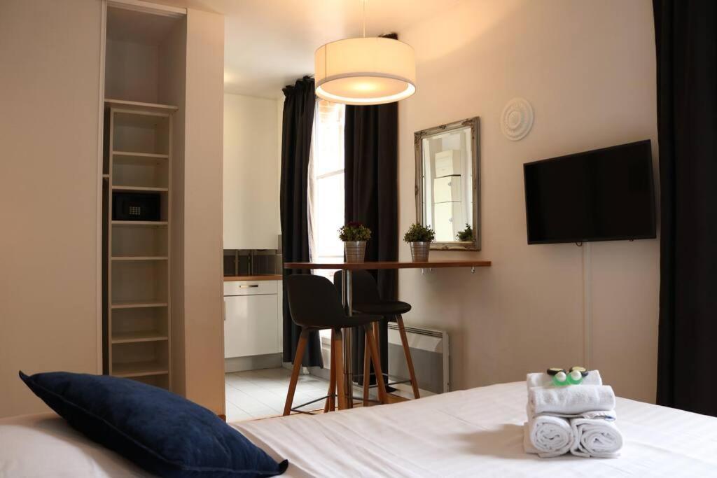 405 - Sejour Romantique Dans Un Studio De Paris 5 - Flat-Guest Exterior photo